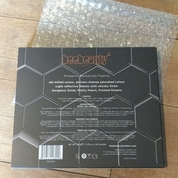 Barbarella palette -BRAND NEW SEALED - Picture 2 of 4